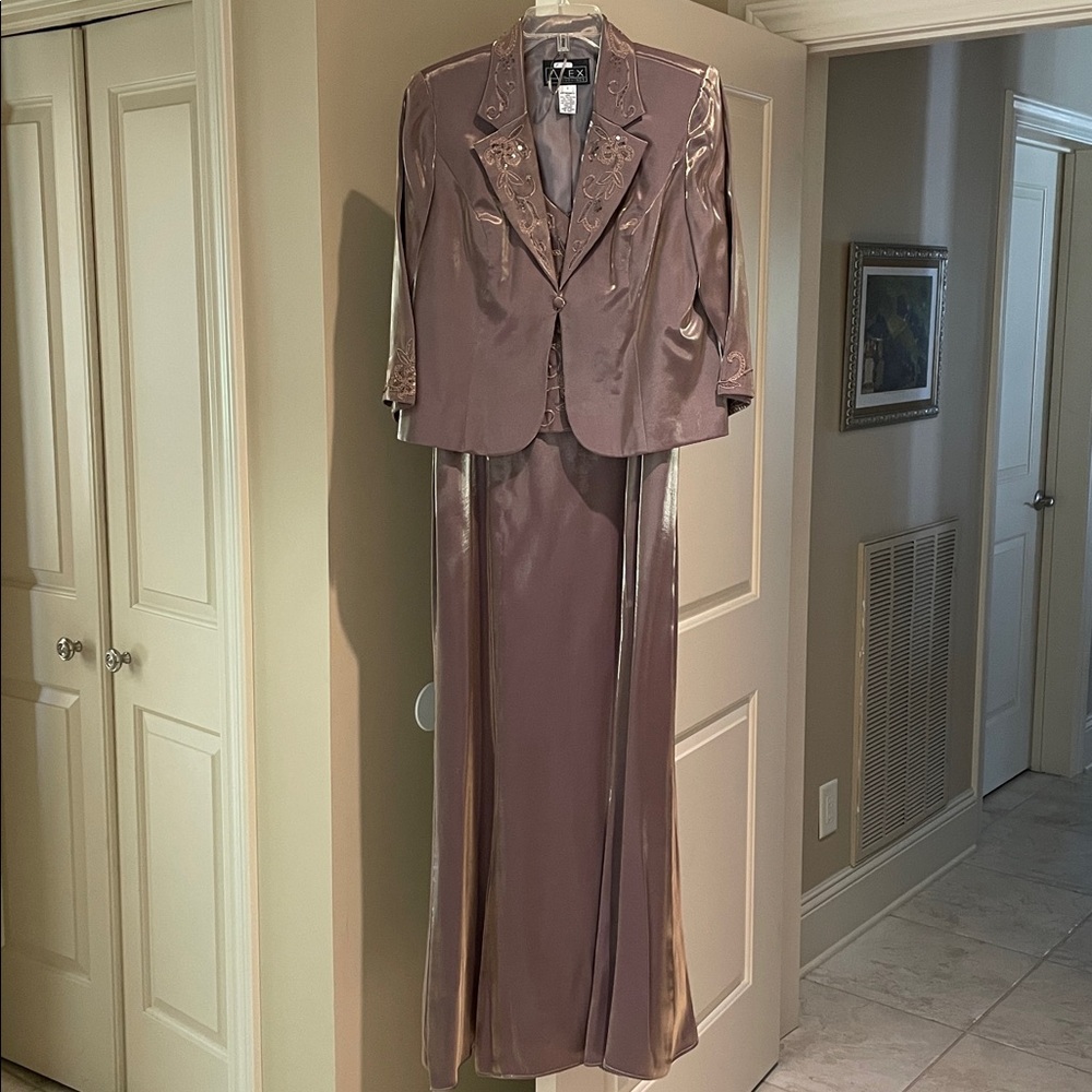 Alex Evenings Shimmering Satin Ensemble